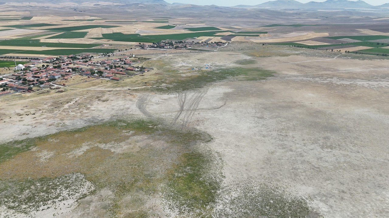 Kuraklıktan göller bir bir kuruyor