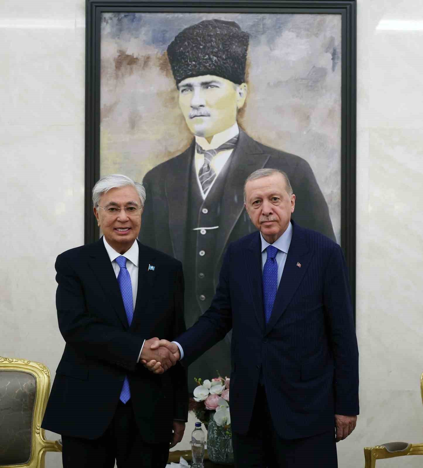 Cumhurbaşkanı Erdoğan, Kazakistan Cumhurbaşkanı Tokayev’i resmi törenle karşıladı