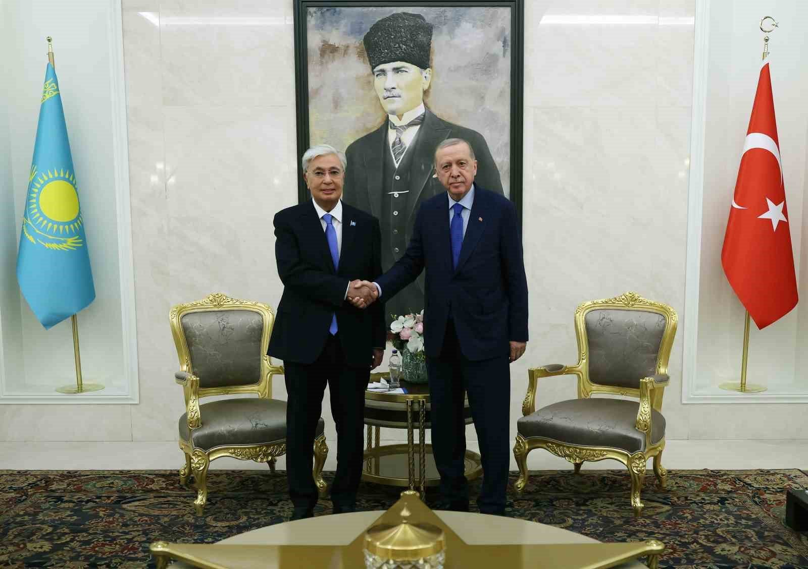 Cumhurbaşkanı Erdoğan, Kazakistan Cumhurbaşkanı Tokayev’i resmi törenle karşıladı