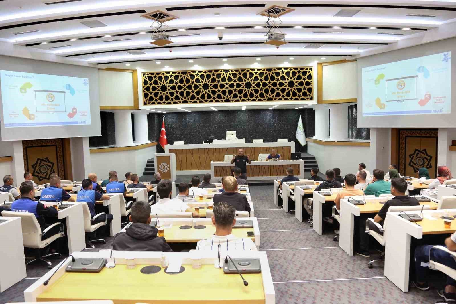 Meram Belediyesi Arama Kurtarma Ekibi’ne AFAD’dan Afet ve Yangın Farkındalık Eğitimi