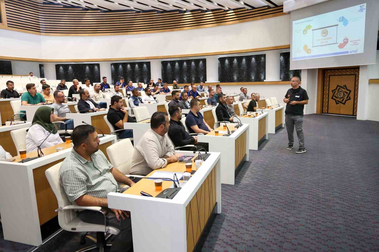 Meram Belediyesi Arama Kurtarma Ekibi’ne AFAD’dan Afet ve Yangın Farkındalık Eğitimi